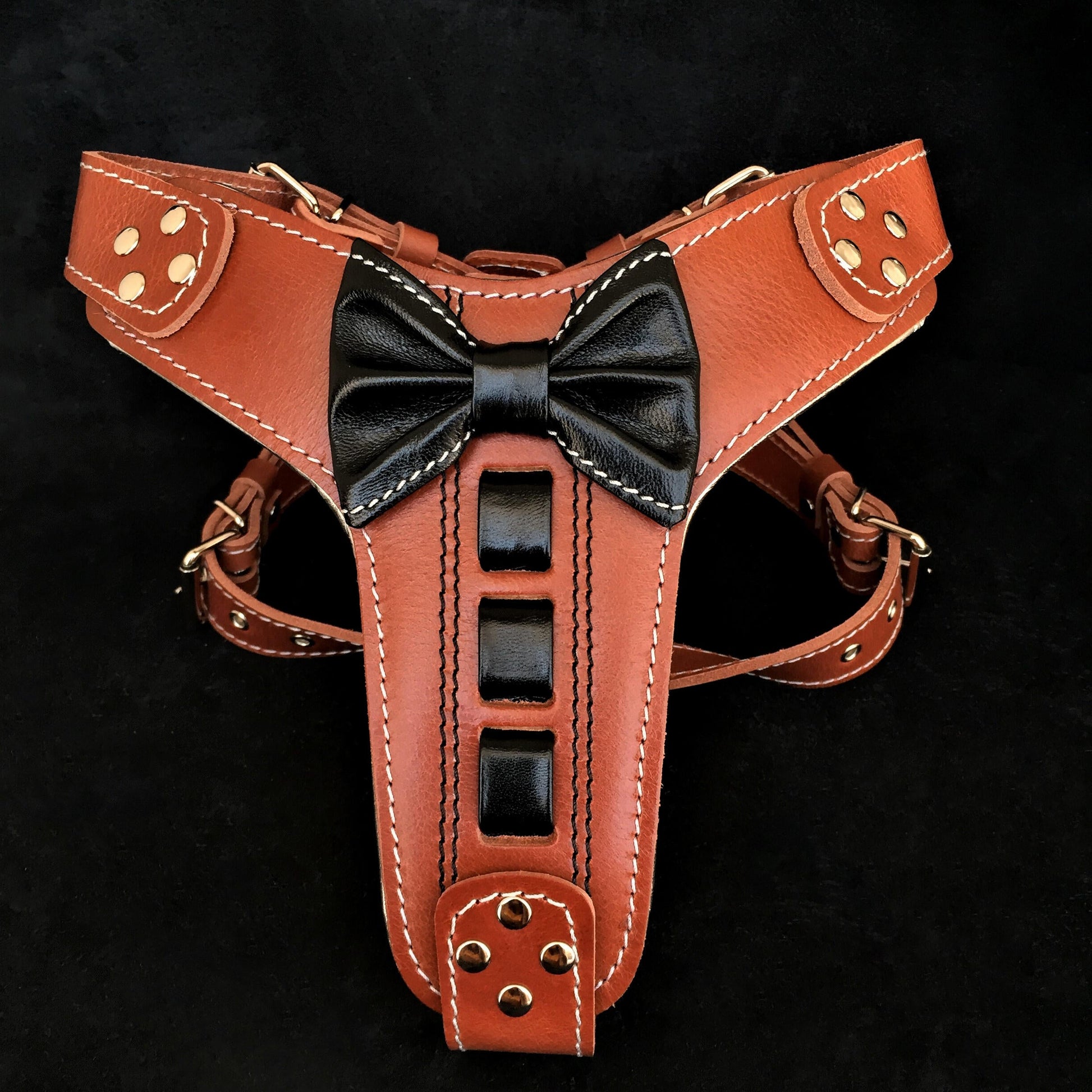 Bestia ''Bowtie'' leather harness-0