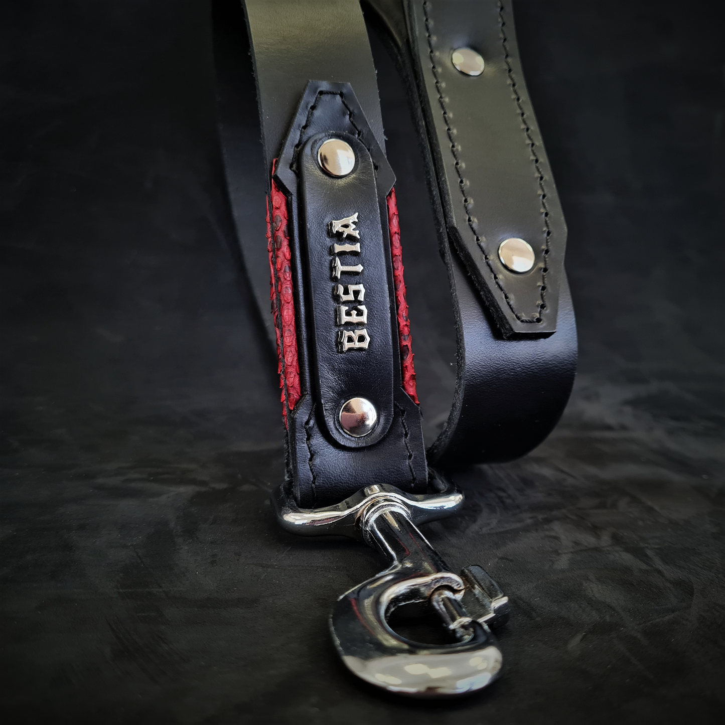 The ''Red Dragon'' leash-2