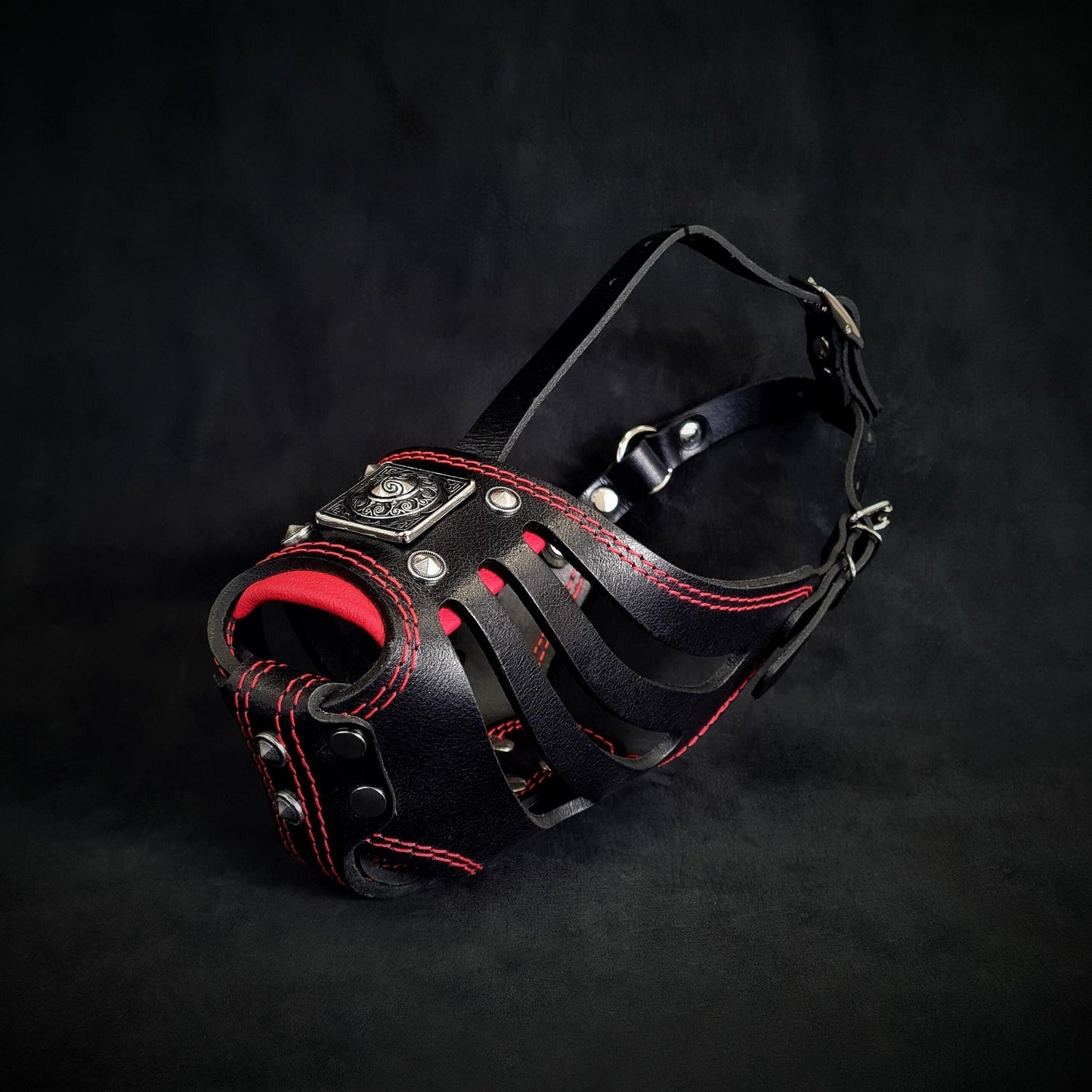 ''Eros'' Basket Muzzle black & red-0